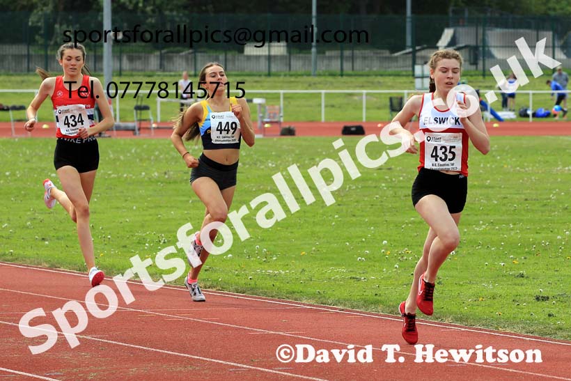 Women and Girls 800 metres, 2022 North Eastern Track and Field Champs., Middlesbrough. David T. Hewitson/Sports for All Pics